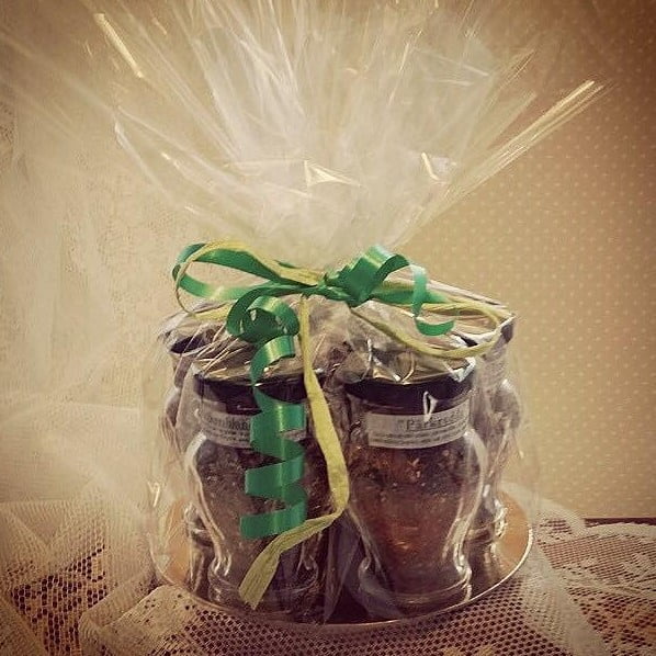 Inslagen present med kryddor