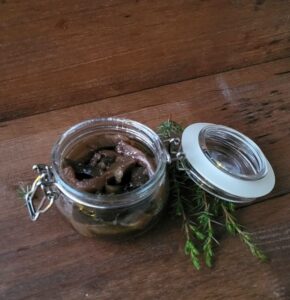 vegansk anjovis i burk