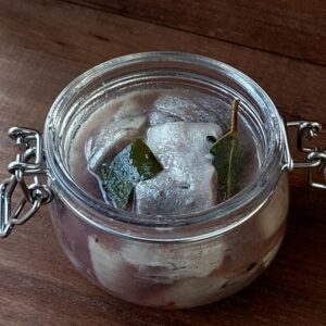 Hemmagjord matjessill i glasburk